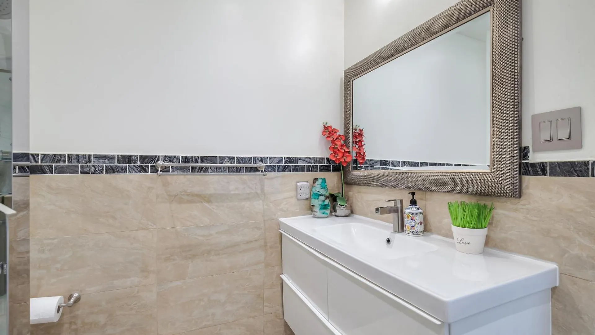 Luxury 5Br Villa In Scarborough Toronto Canada