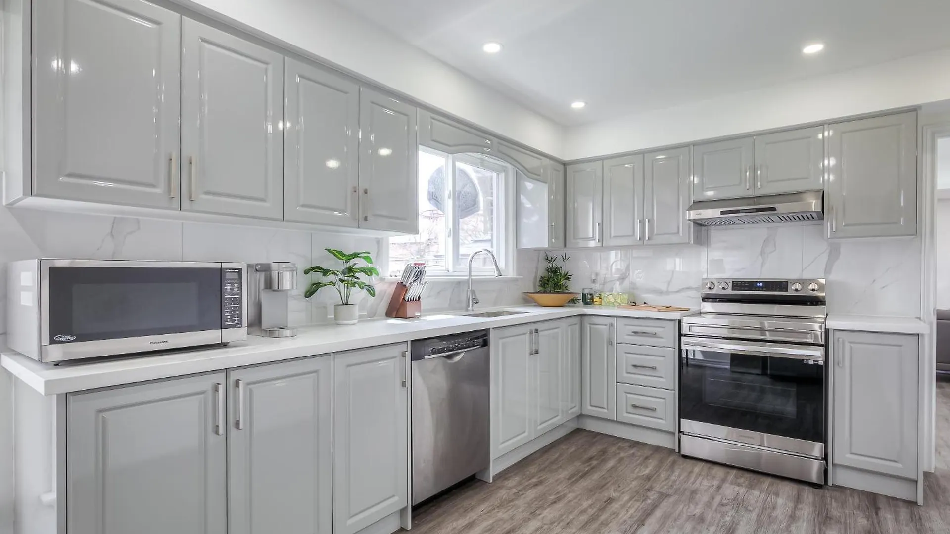 Luxury 5Br Villa In Scarborough Toronto